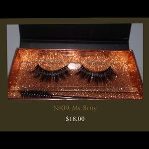 House of Diata “Luxury Lashes”